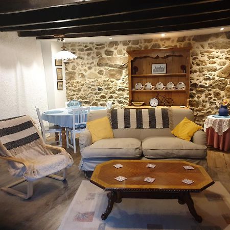 Bay Cottage Gite, Busserolles. Eksteriør bilde