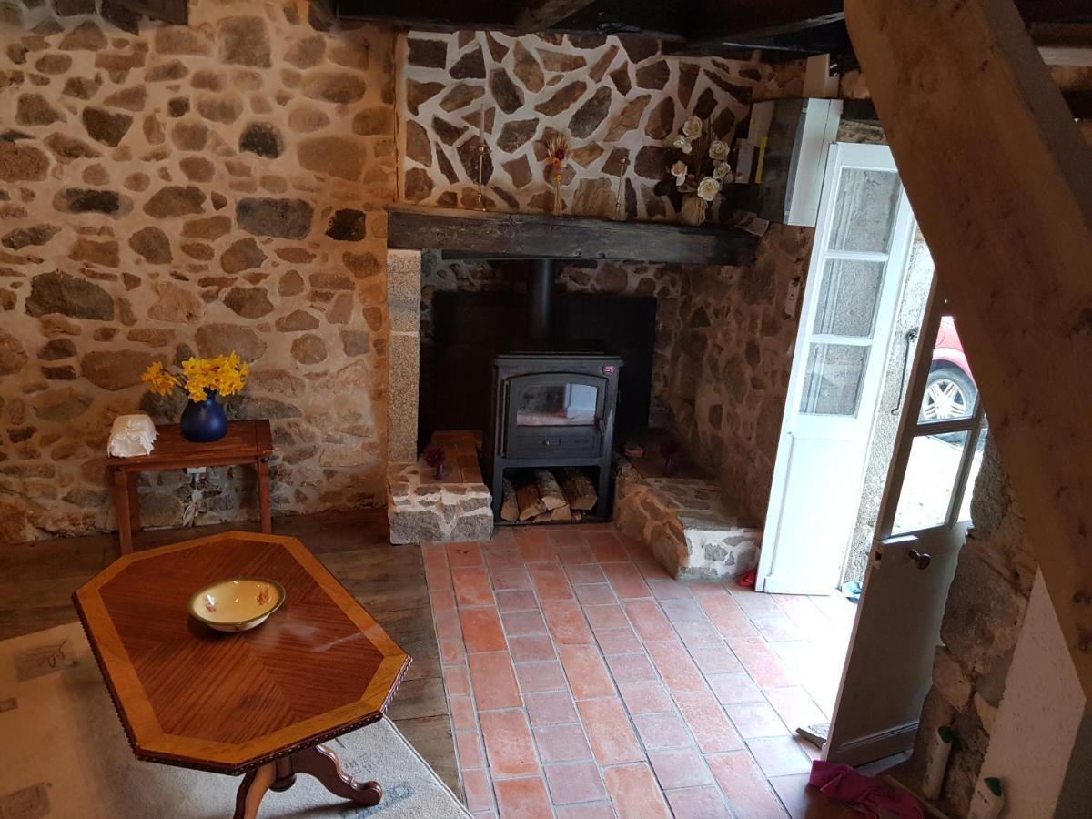 Bay Cottage Gite, Busserolles. Eksteriør bilde