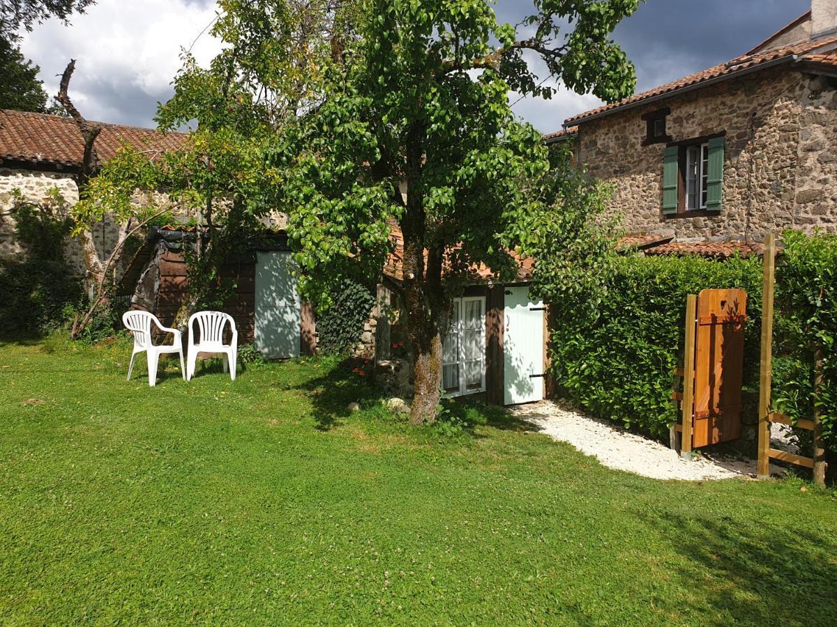 Bay Cottage Gite, Busserolles. Eksteriør bilde
